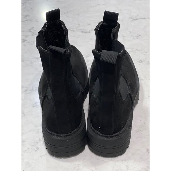 Sincerly Jules Women’s Chelsea‎ Faux Suede Ankle Pull On Chunky Boots Size 6.5 - Picture 4 of 9